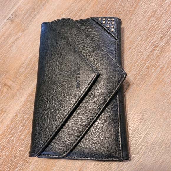 Matt & Nat Wallet - Picture 3 of 5